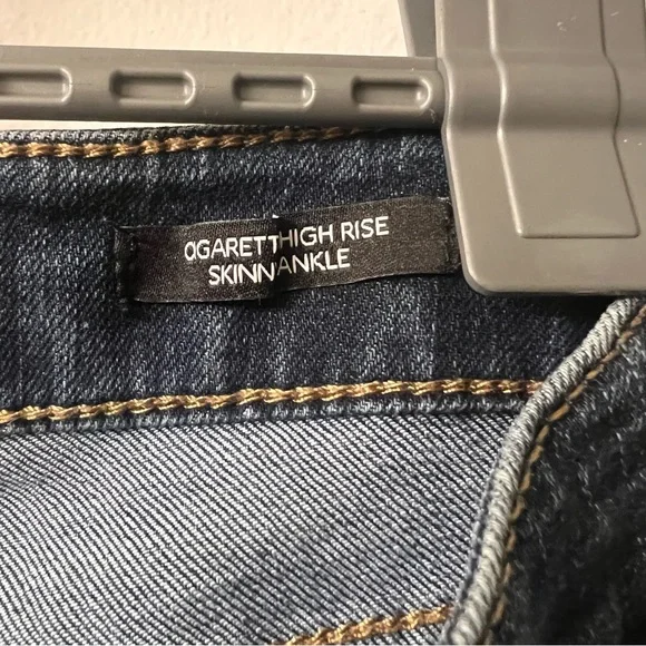 NEW NINE WEST Cigarette High Rise Skinny Ankle Jeans size 6P - Picture 9 of 9